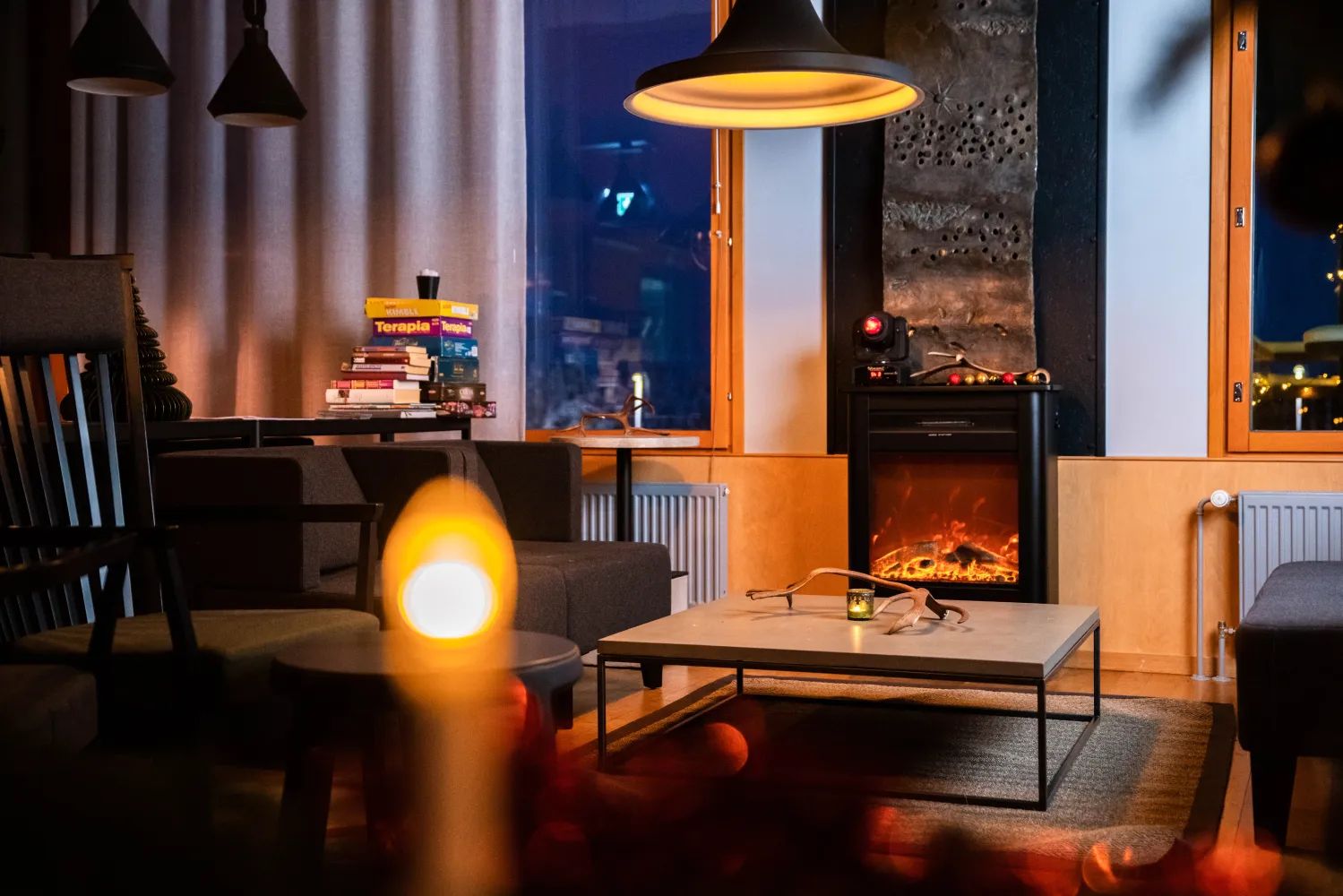 Vietä joulu takkatulen ääressä Iso-Syötteen KIDE Hotellissa