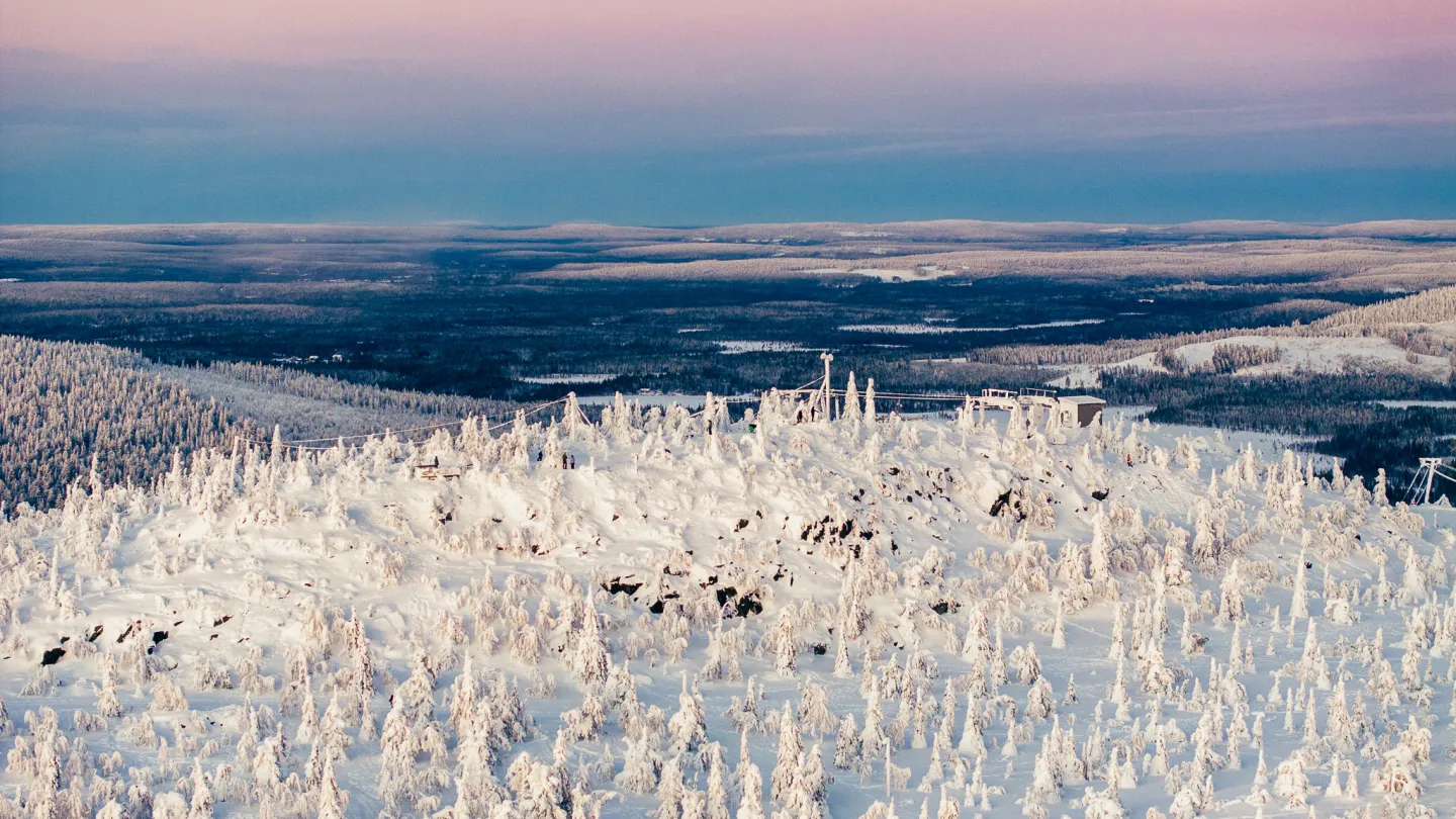 Iso-Syötteen huippu auringonlaskussa