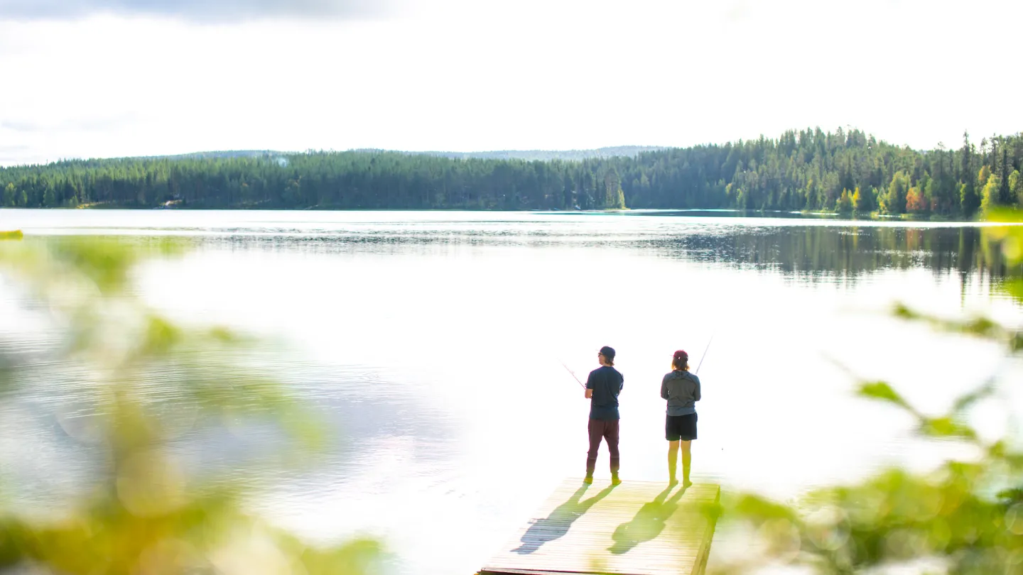 Iso-Syötteen kesässä on paljon ohjelmaa, kalasta tai ui Naamankajärvellä.